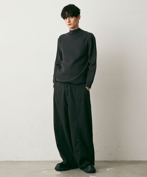 Shoowtime(ショウタイム)の「Wool-Like Center Seam Wide Slacks / ウールライクセンターシームワイドスラックス(スラックス・メンズ・チャコールグレー/ブラック・X-LARGE/LARGE/MEDIUM)」の9枚目の写真
