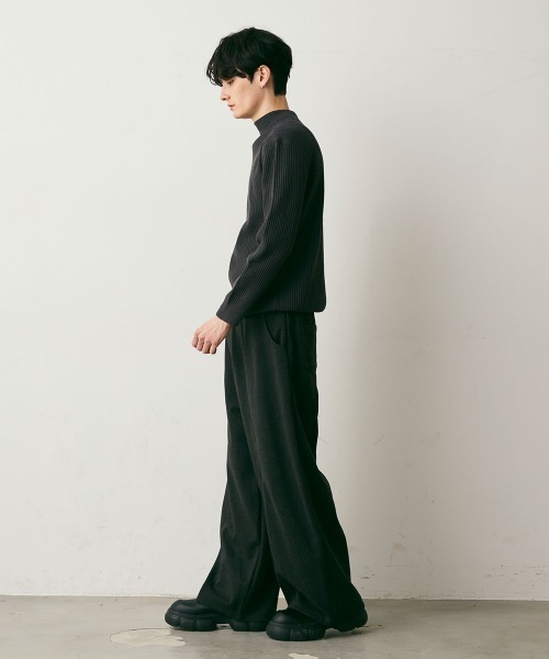 Shoowtime(ショウタイム)の「Wool-Like Center Seam Wide Slacks / ウールライクセンターシームワイドスラックス(スラックス・メンズ・チャコールグレー/ブラック・X-LARGE/LARGE/MEDIUM)」の10枚目の写真