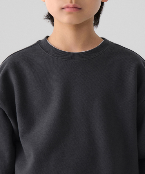 MUSINSA STANDARD KIDS（ムシンサスタンダードキッズ）の「オーバーサイズスウェットシャツ[ダークグレー]（スウェット・レディース・その他・120/130/150/110/100/140/160）」の4枚目の写真