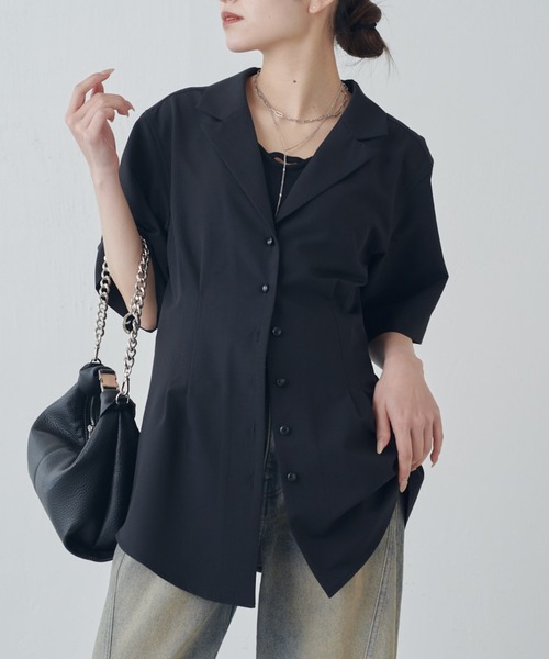Lui's（ルイス）の「半袖ウエストタックジャケットシャツ（シャツ/ブラウス・レディース・ブラック/グレー・FREE）」の2枚目の写真