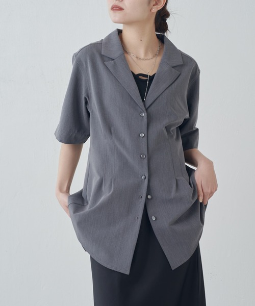 Lui's（ルイス）の「半袖ウエストタックジャケットシャツ（シャツ/ブラウス・レディース・ブラック/グレー・FREE）」の3枚目の写真
