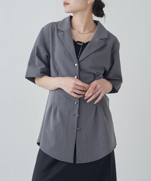 Lui's（ルイス）の「半袖ウエストタックジャケットシャツ（シャツ/ブラウス・レディース・ブラック/グレー・FREE）」の4枚目の写真