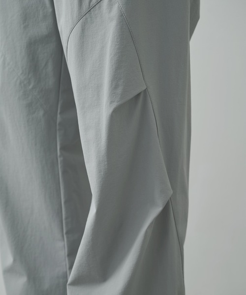 POLIQUANT(ポリクアント)の「【POLIQUANT/ポリクアント】WILDTHINGS | POLIQUANT THE PMC TRACK PANTS / CORDURARFabric(その他パンツ・メンズ・グレー/ブラック・2/1)」の15枚目の写真