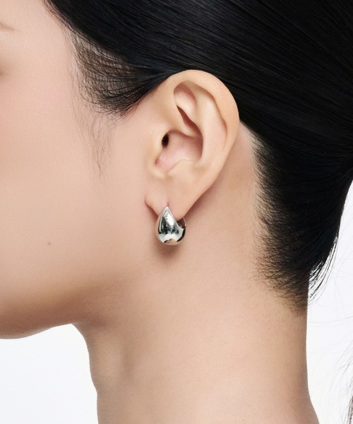 Lyvi(ライビィ)の「Melt Glow Hoop Pierce / 金属アレルギー対応(ピアス(両耳用)・レディース・ゴールド/シルバー・FREE)」の11枚目の写真