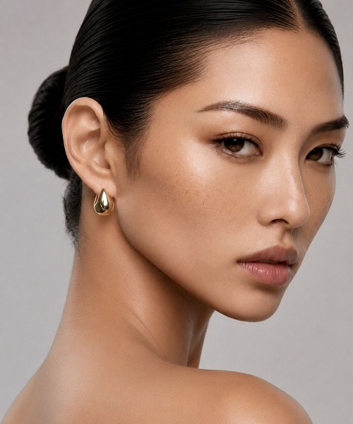 Lyvi(ライビィ)の「Melt Glow Hoop Pierce / 金属アレルギー対応(ピアス(両耳用)・レディース・ゴールド/シルバー・FREE)」の8枚目の写真