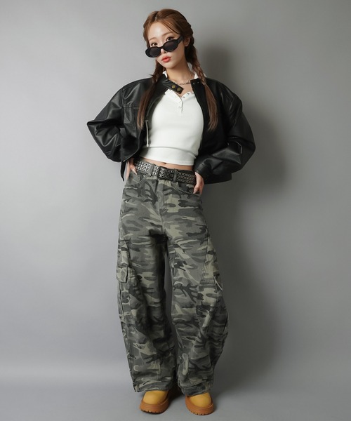 SPINNS（スピンズ）の「カモ柄バルーンパンツ/迷彩/バディガール（その他パンツ・レディース・グレー/カーキ・ONESIZE）」の7枚目の写真