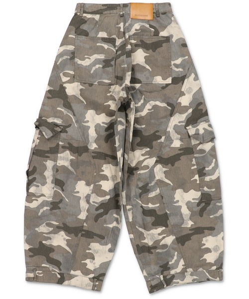 SPINNS（スピンズ）の「カモ柄バルーンパンツ/迷彩/バディガール（その他パンツ・レディース・グレー/カーキ・ONESIZE）」の13枚目の写真