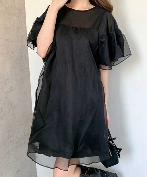 Maison Calme(メゾンカルム)の「【26年春夏新作】シアーオーガンジー ティアードボリュームパフスリーブチュニックワンピース(ワンピース・レディース・ブラック・L/M)」の10枚目の写真