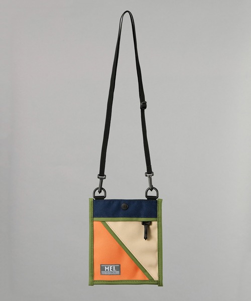 MEI（メイ）の「【 MEI / メイ 】BASIC TRAVEL BAG / ベーシックトラベルバッグ（ショルダーバッグ・レディース・その他1/その他2/その他3/ブラウン/ブラック・FREE）」の4枚目の写真