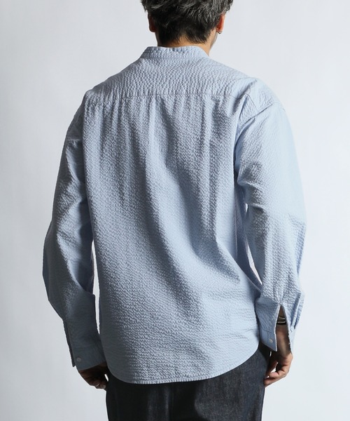 The DUFFER of ST.GEORGE(ザダファーオブセントジョージ)の「【WEB限定アイテム】SEER SUCKER EFD OVERDYE BAND COLLAR SHIRT:シアサッカー バンドカラーシャツ / エコ染色 / 春夏トップス(シャツ/ブラウス・メンズ・ライトブルー/ブラック/ホワイト・SMALL/MEDIUM/LARGE/X-LARGE)」の11枚目の写真