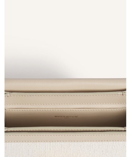 Maison Kitsune(メゾンキツネ)の「EDIE BAG(ショルダーバッグ・レディース・オートミール・U)」の2枚目の写真