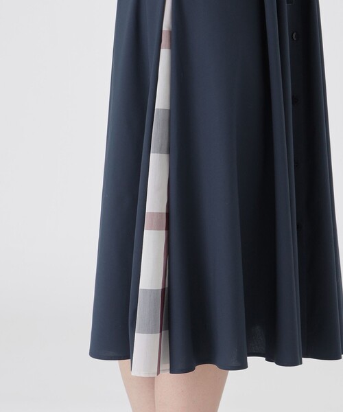 BLUE LABEL CRESTBRIDGE(ブルーレーベルクレストブリッジ)の「バルーンスリーブシャツドレス(ワンピース・レディース・ブラック/ダークネイビー/ベージュ・38/36/40)」の18枚目の写真
