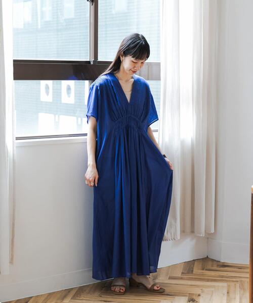 URBAN RESEARCH DOORS(アーバンリサーチドアーズ)の「ピンタックギャザーワンピース(ワンピース・レディース・ブラック/ロイヤルブルー/ブラウン・FREE)」の5枚目の写真