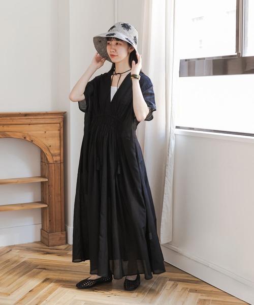 URBAN RESEARCH DOORS（アーバンリサーチドアーズ）の「ピンタックギャザーワンピース（ワンピース・レディース・ブラック/ロイヤルブルー/ブラウン・FREE）」の5枚目の写真