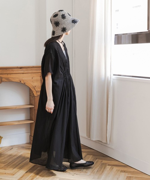 URBAN RESEARCH DOORS（アーバンリサーチドアーズ）の「ピンタックギャザーワンピース（ワンピース・レディース・ブラック/ロイヤルブルー/ブラウン・FREE）」の6枚目の写真