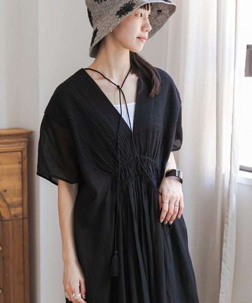 URBAN RESEARCH DOORS（アーバンリサーチドアーズ）の「ピンタックギャザーワンピース（ワンピース・レディース・ブラック/ロイヤルブルー/ブラウン・FREE）」の10枚目の写真