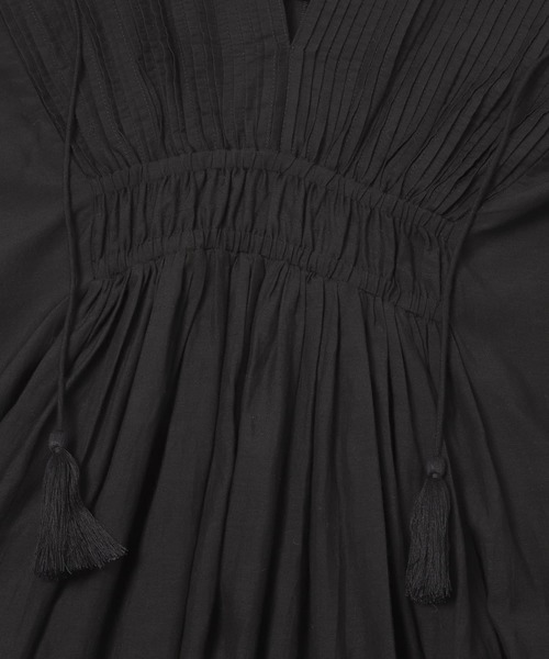 URBAN RESEARCH DOORS（アーバンリサーチドアーズ）の「ピンタックギャザーワンピース（ワンピース・レディース・ブラック/ロイヤルブルー/ブラウン・FREE）」の12枚目の写真