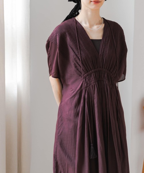 URBAN RESEARCH DOORS（アーバンリサーチドアーズ）の「ピンタックギャザーワンピース（ワンピース・レディース・ブラック/ロイヤルブルー/ブラウン・FREE）」の17枚目の写真