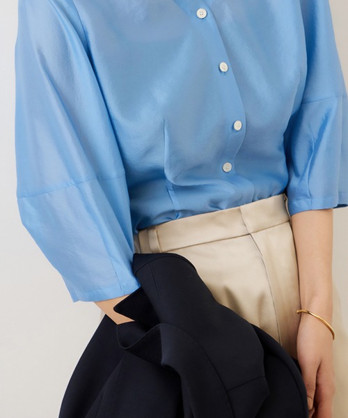 ROPE'（ロペ）の「ランタンスリーブシルクライクブラウス/イージーケア（シャツ/ブラウス・レディース・スミクロ/ブルー/オフホワイト・FREE）」の7枚目の写真