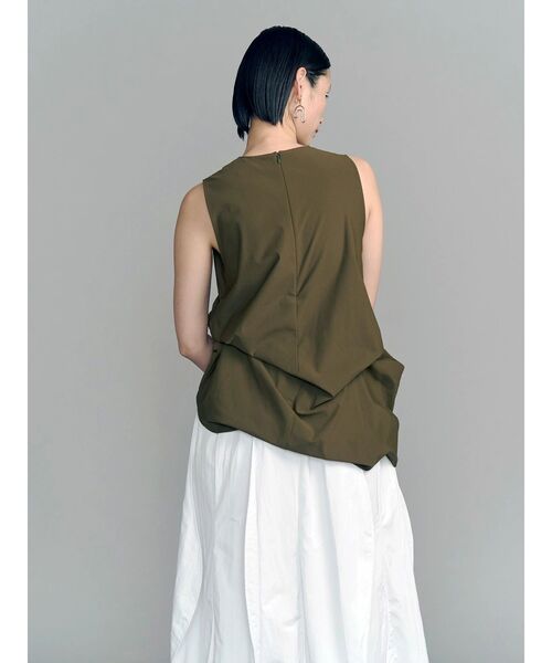 UN3D.(アンスリード)の「ASYMMETRY BLOUSING OP(ワンピース・レディース・オレンジ/ホワイト/ブラック・38/36)」の9枚目の写真