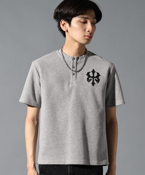 LAND MUSEUM（ランドミュージアム）の「LAND MUSEUM／ゴシックロゴヘンリーT（Tシャツ/カットソー・メンズ・ブラック/グレー・MEDIUM/LARGE）」の6枚目の写真