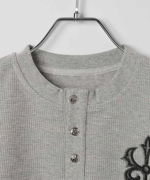 LAND MUSEUM（ランドミュージアム）の「LAND MUSEUM／ゴシックロゴヘンリーT（Tシャツ/カットソー・メンズ・ブラック/グレー・MEDIUM/LARGE）」の16枚目の写真