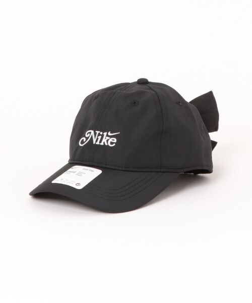 NIKE(ナイキ)の「NIKE/ナイキ NAG BOW BACK CLUB CAP キッズ キャップ 3A3160-023(キャップ・キッズ・ブラック・FREE)」の1枚目の写真