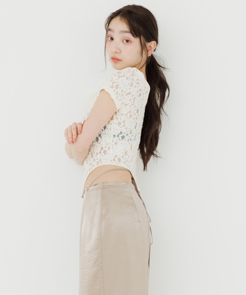 SENEE(セニー)の「cross ribbon satin skirt(クロスリボンサテンスカート)(スカート・レディース・ベージュ/ブラック・MEDIUM/SMALL)」の18枚目の写真