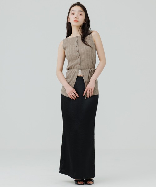 SENEE(セニー)の「cross ribbon satin skirt(クロスリボンサテンスカート)(スカート・レディース・ベージュ/ブラック・MEDIUM/SMALL)」の5枚目の写真