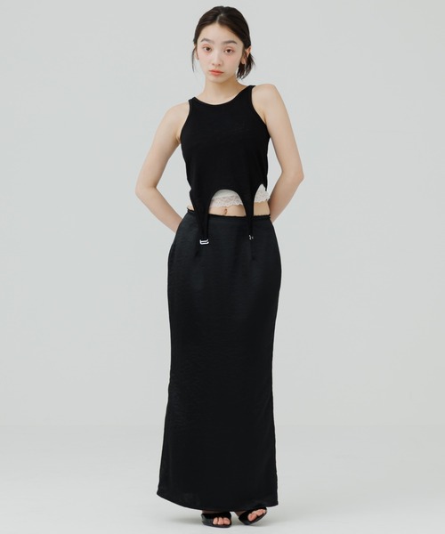 SENEE(セニー)の「cross ribbon satin skirt(クロスリボンサテンスカート)(スカート・レディース・ベージュ/ブラック・MEDIUM/SMALL)」の7枚目の写真