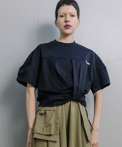MARECHAL TERRE（マルシャルテル）の「【UVカット / 接触冷感】ツイストデザイントップス（Tシャツ/カットソー・レディース・ネイビー/オフホワイト/ブラック/ブルー・MEDIUM）」の15枚目の写真