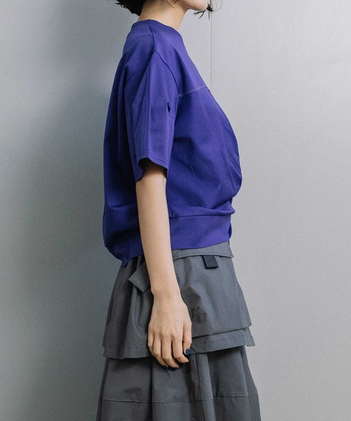 MARECHAL TERRE（マルシャルテル）の「【UVカット / 接触冷感】ツイストデザイントップス（Tシャツ/カットソー・レディース・ネイビー/オフホワイト/ブラック/ブルー・MEDIUM）」の5枚目の写真