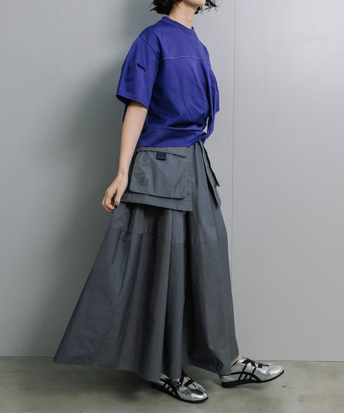 MARECHAL TERRE（マルシャルテル）の「【UVカット / 接触冷感】ツイストデザイントップス（Tシャツ/カットソー・レディース・ネイビー/オフホワイト/ブラック/ブルー・MEDIUM）」の8枚目の写真