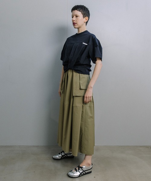 MARECHAL TERRE（マルシャルテル）の「【UVカット / 接触冷感】ツイストデザイントップス（Tシャツ/カットソー・レディース・ネイビー/オフホワイト/ブラック/ブルー・MEDIUM）」の18枚目の写真