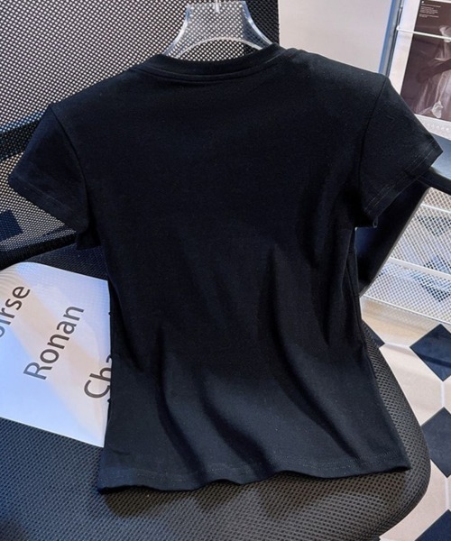 Lips（リップス）の「華奢見え＆スタイルアップ！トレンド感抜群のコンパクトフォトプリントT（Tシャツ/カットソー・レディース・ホワイト/ブラック・FREE）」の13枚目の写真
