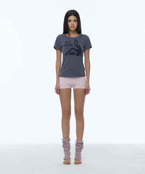 GILAARCHIVE（ギラアーカイブ）の「DANGER GIRL CROP T-SHIRTS_NAVY（Tシャツ/カットソー・レディース・その他・FREE）」の2枚目の写真
