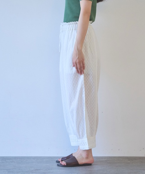 yuni(ユニ )の「Flower JQ×lace pants(その他パンツ・レディース・ホワイト/ブラック・FREE)」の12枚目の写真