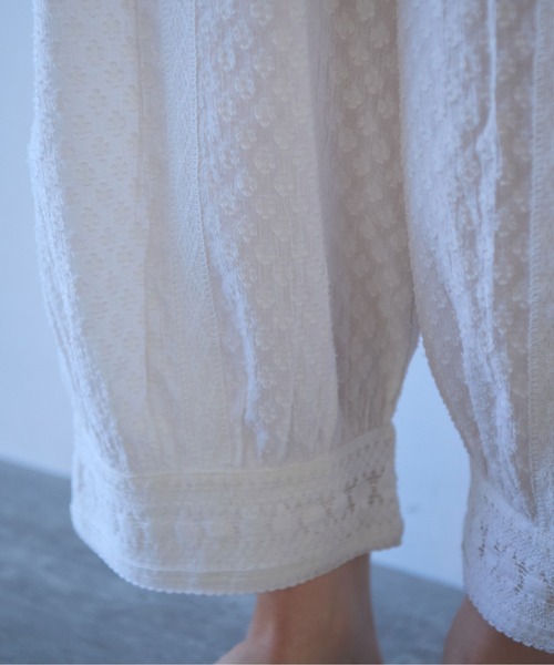 yuni(ユニ )の「Flower JQ×lace pants(その他パンツ・レディース・ホワイト/ブラック・FREE)」の16枚目の写真