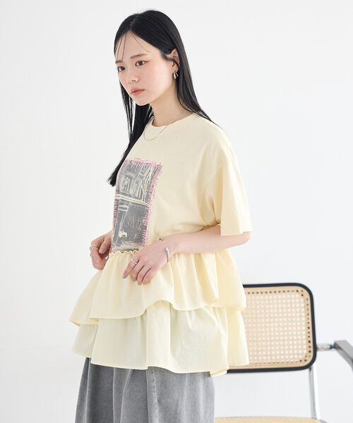 earth music&ecology（アースミュージックアンドエコロジー）の「異素材ドッキンググラフィックTシャツ（Tシャツ/カットソー・レディース・アイボリー/チャコールグレー/オフホワイト・FREE）」の8枚目の写真