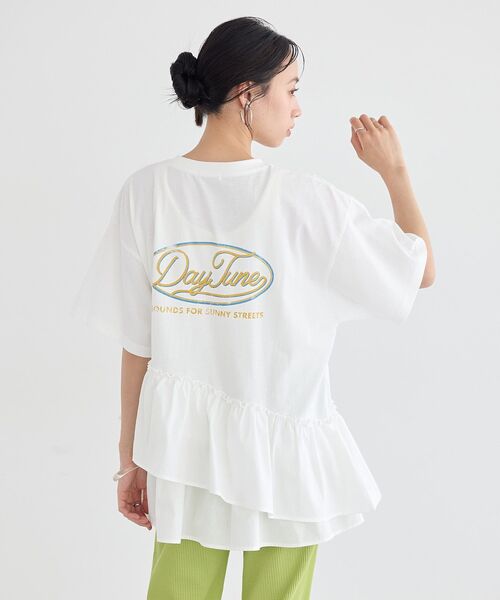 earth music&ecology（アースミュージックアンドエコロジー）の「異素材ドッキンググラフィックTシャツ（Tシャツ/カットソー・レディース・アイボリー/チャコールグレー/オフホワイト・FREE）」の15枚目の写真