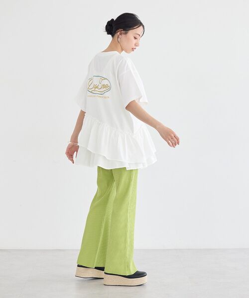 earth music&ecology（アースミュージックアンドエコロジー）の「異素材ドッキンググラフィックTシャツ（Tシャツ/カットソー・レディース・アイボリー/チャコールグレー/オフホワイト・FREE）」の18枚目の写真