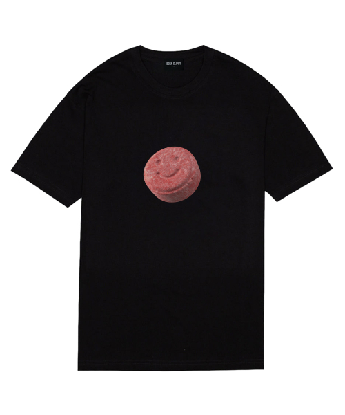 BORN SLIPPY(ボーンスリッピー)の「Smile Candy(Red) T-shirt (Black)(Tシャツ/カットソー・レディース・その他・FREE)」の1枚目の写真