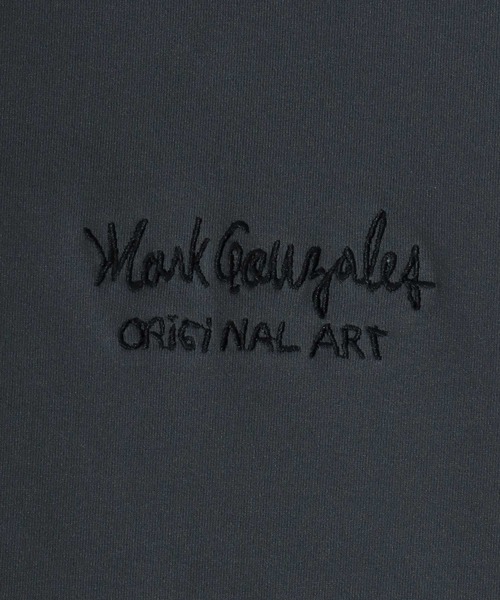 Mark Gonzales（マーク・ゴンザレス）の「2026SS Mark Gonzale/マークゴンザレス オーバーサイズ ワンポイントロゴ刺繍 ドローコード付 ヘンリーネックTシャツ（Tシャツ/カットソー・メンズ・ブラック/ホワイト/チャコール・LL/M/L）」の20枚目の写真