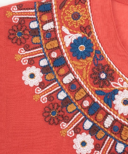 チチカカ（チチカカ）の「Rico ウィピール刺繍プルオーバー（シャツ/ブラウス・レディース・ブルー/レッド/ブラック・FREE）」の19枚目の写真