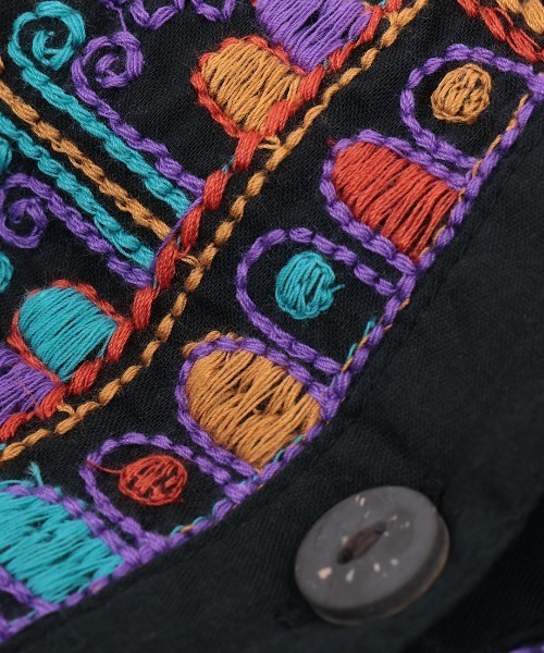 チチカカ（チチカカ）の「Rico ウィピール刺繍プルオーバー（シャツ/ブラウス・レディース・ブルー/レッド/ブラック・FREE）」の20枚目の写真