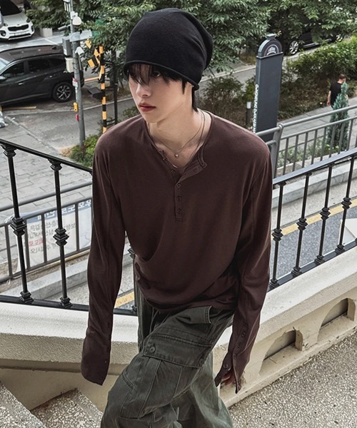 NOWLE(ノウル)の「【NOWLE】アームボタン ヘンリーネック 長袖Tシャツ / ルーズシルエット スリーブボタン ロンT(Tシャツ/カットソー・メンズ・ブラウン/ブラック・X-LARGE/LARGE/MEDIUM)」の14枚目の写真