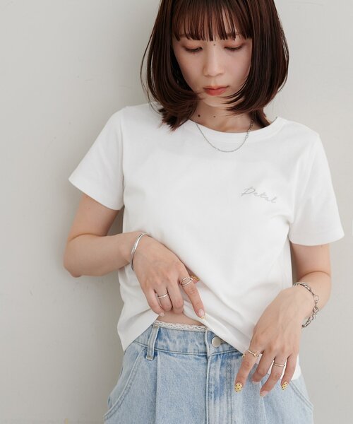 DISCOAT(ディスコート)の「【WEB限定】前後2WAYロゴ刺繍ミニTシャツ(Tシャツ/カットソー・レディース・ライトグレー/オフホワイト/ピンク・MEDIUM)」の1枚目の写真
