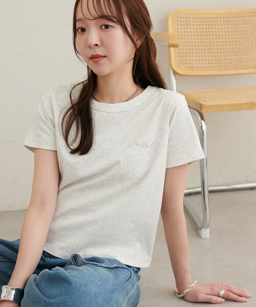 DISCOAT(ディスコート)の「【WEB限定】前後2WAYロゴ刺繍ミニTシャツ(Tシャツ/カットソー・レディース・ライトグレー/オフホワイト/ピンク・MEDIUM)」の2枚目の写真