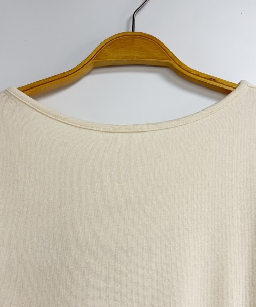 ONEP STAR(ワンピスター)の「ドレープVネック半袖トップス(Tシャツ/カットソー・レディース・オフホワイト/ライトピンク/ブラック/ベージュ/ライトブルー/ライトイエロー・LARGE/MEDIUM/X-LARGE)」の7枚目の写真