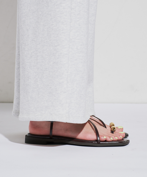 GRISE(グリーズ)の「《/WEB+一部店舗限定》GRISEメタルリングクロストングサンダル(サンダル・レディース・ボルドー・MEDIUM/SMALL/X-LARGE/LARGE)」の18枚目の写真